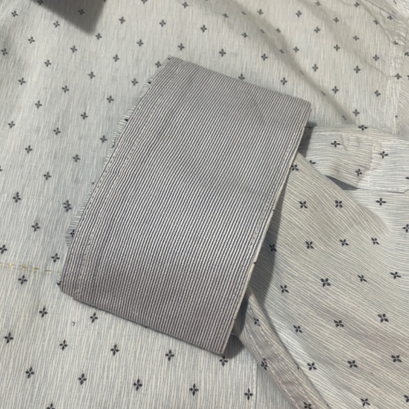 Tommy Bahama XXL 100% Cotton‎ Long Sleeve. Button Up Light BLue Print Flip Cuff - Picture 3 of 7